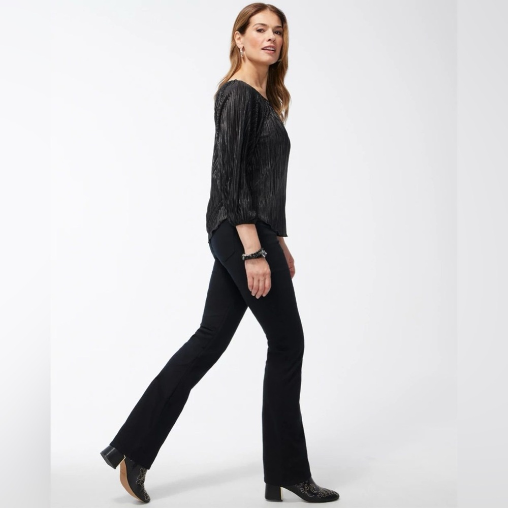 Chico’s 🖤 Black Pull-on Bootcut Jeggings